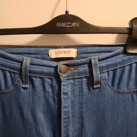 🦇2/$15-Vibrant jeans - Picture 4 of 16
